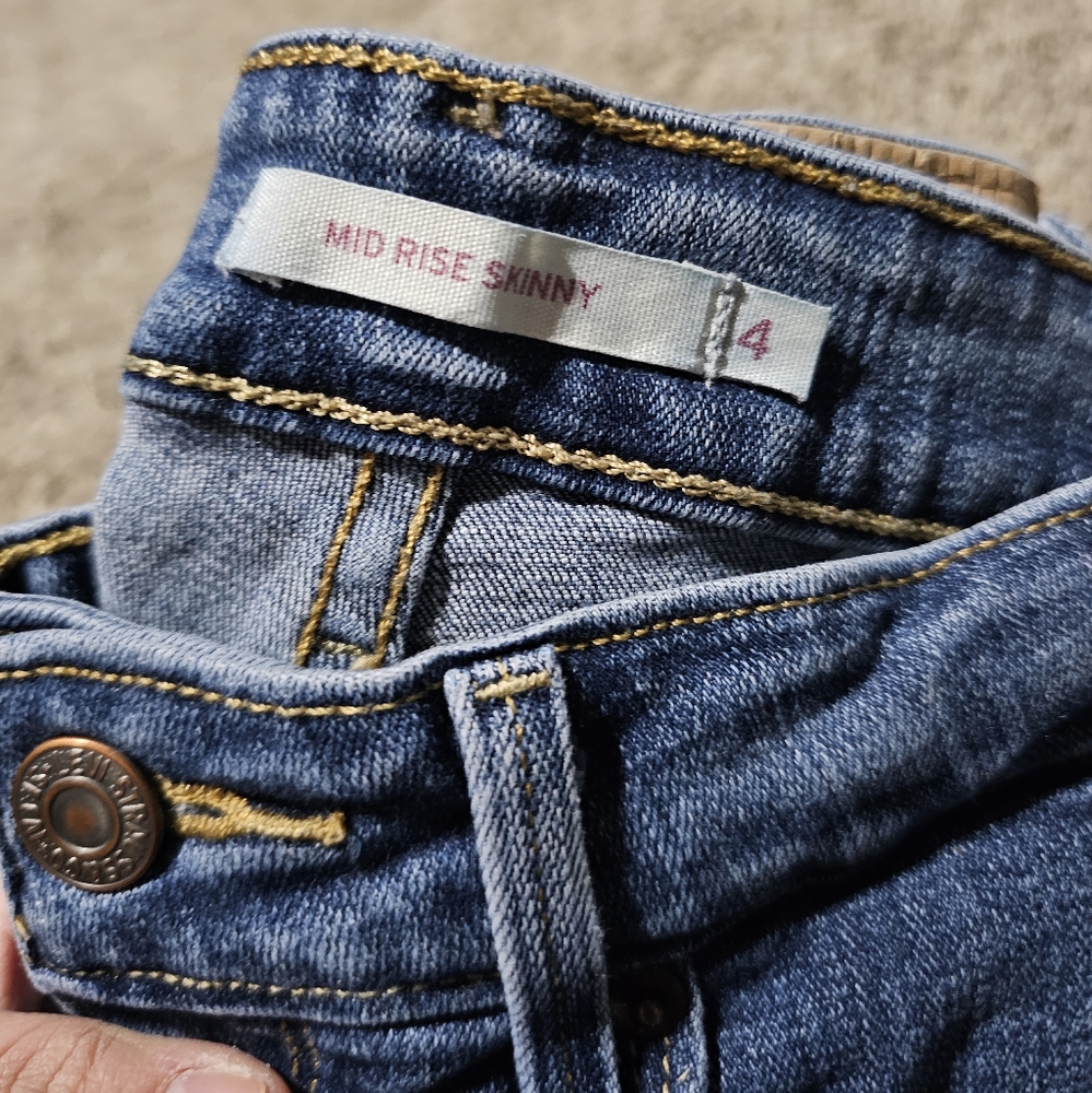 Levi Jeans - Picture 3 of 7